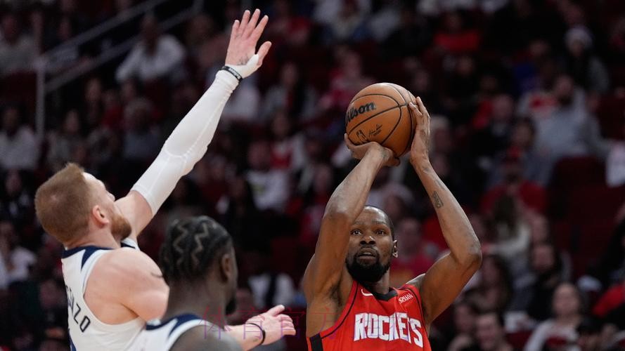 NBA常规赛:杜兰特39+7主导战局火箭110-105险胜森林狼